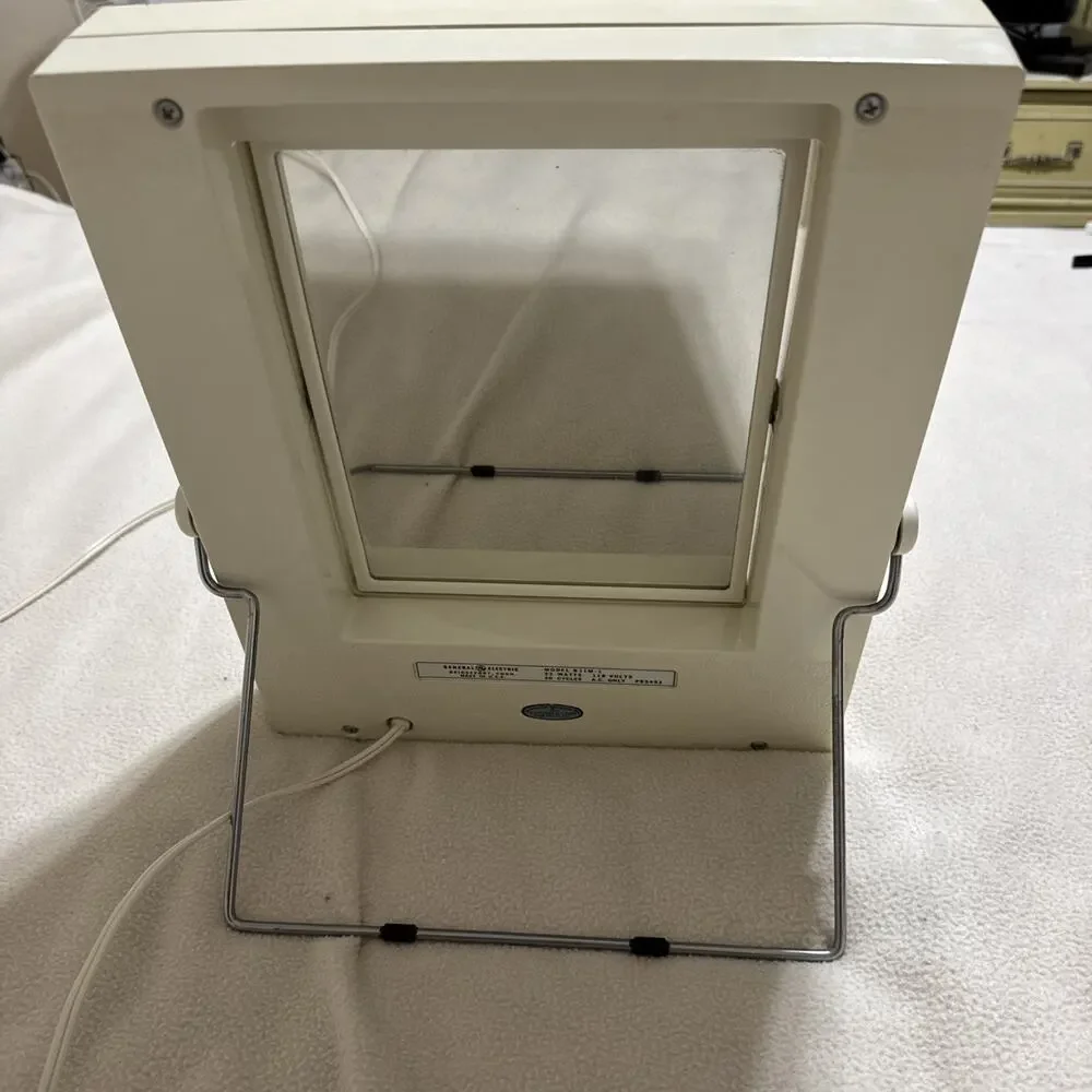 General Electric Lighted Makeup Mirror Vanity Day Office Home Vintage 70s Tested